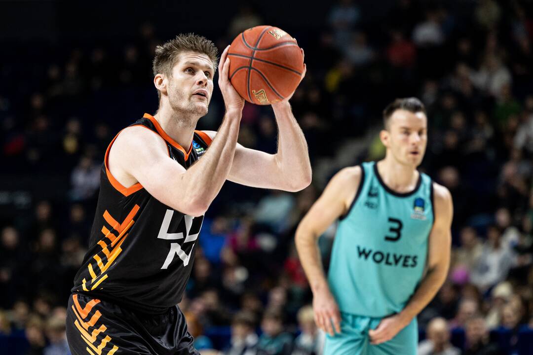 Europos taurė: Vilniaus „Wolves“ – Londono „Lions“ 87:101