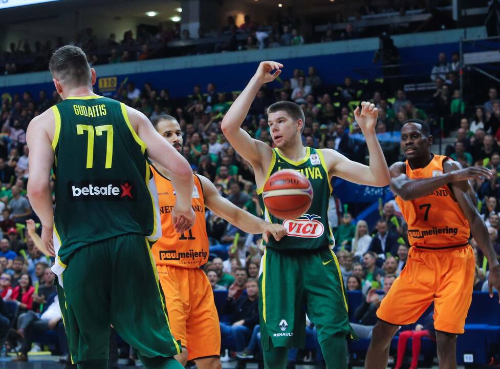 Krepšinis: Lietuva - Olandija 95:93