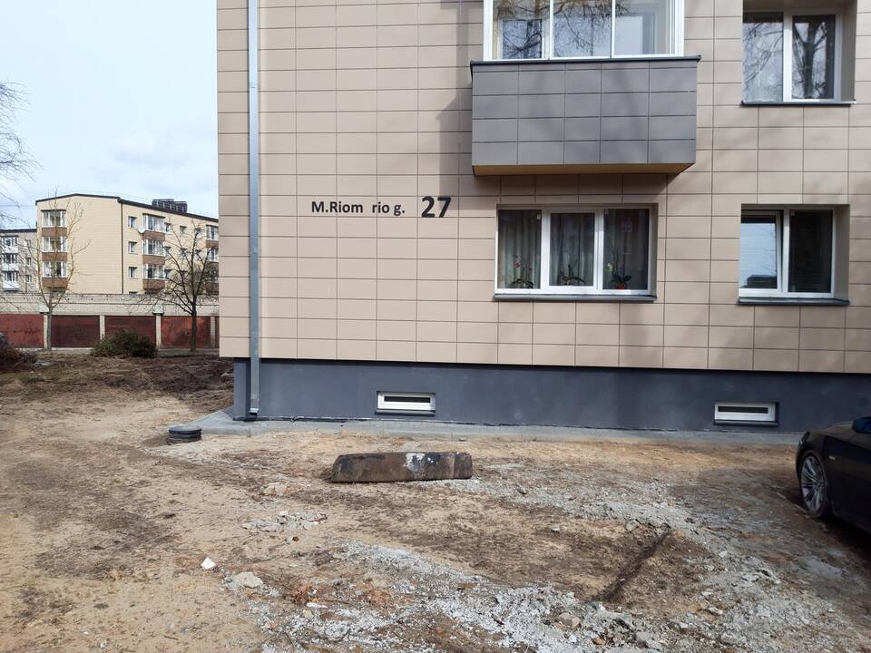 Naujai renovuotas namas neišlaikė vėjo egzamino