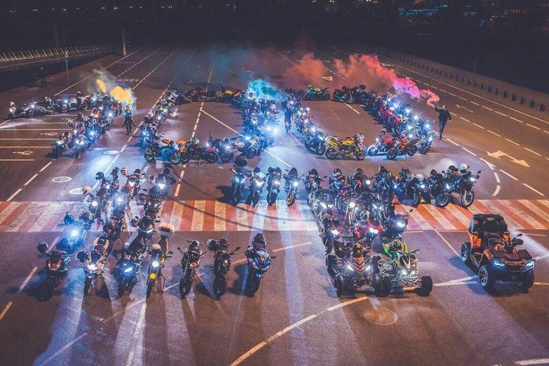 Motociklininkai paminėjo Lietuvos šimtmetį