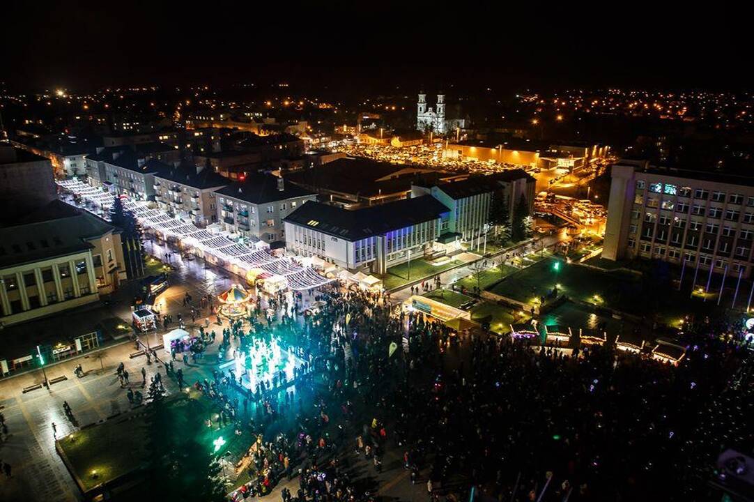 Marijampolėje sušvito Kalėdų eglė