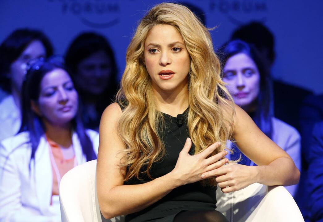 Shakira atšaukia savo koncertinį turą, bet tikisi jį atnaujinti birželį