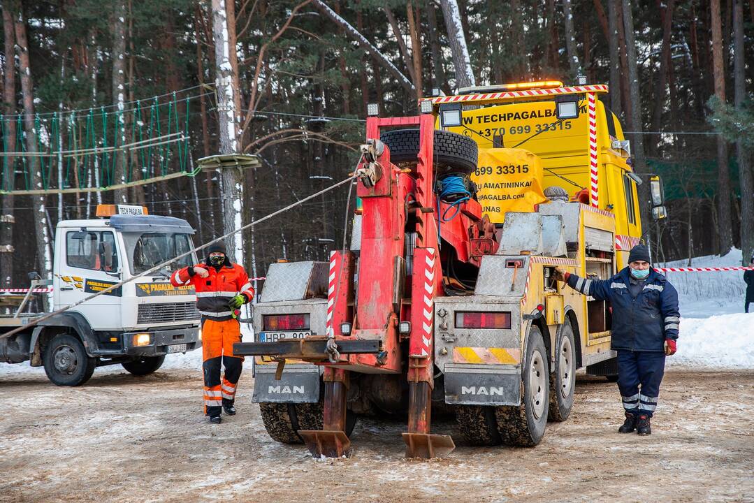 Traktoriaus gelbėjimo operacija
