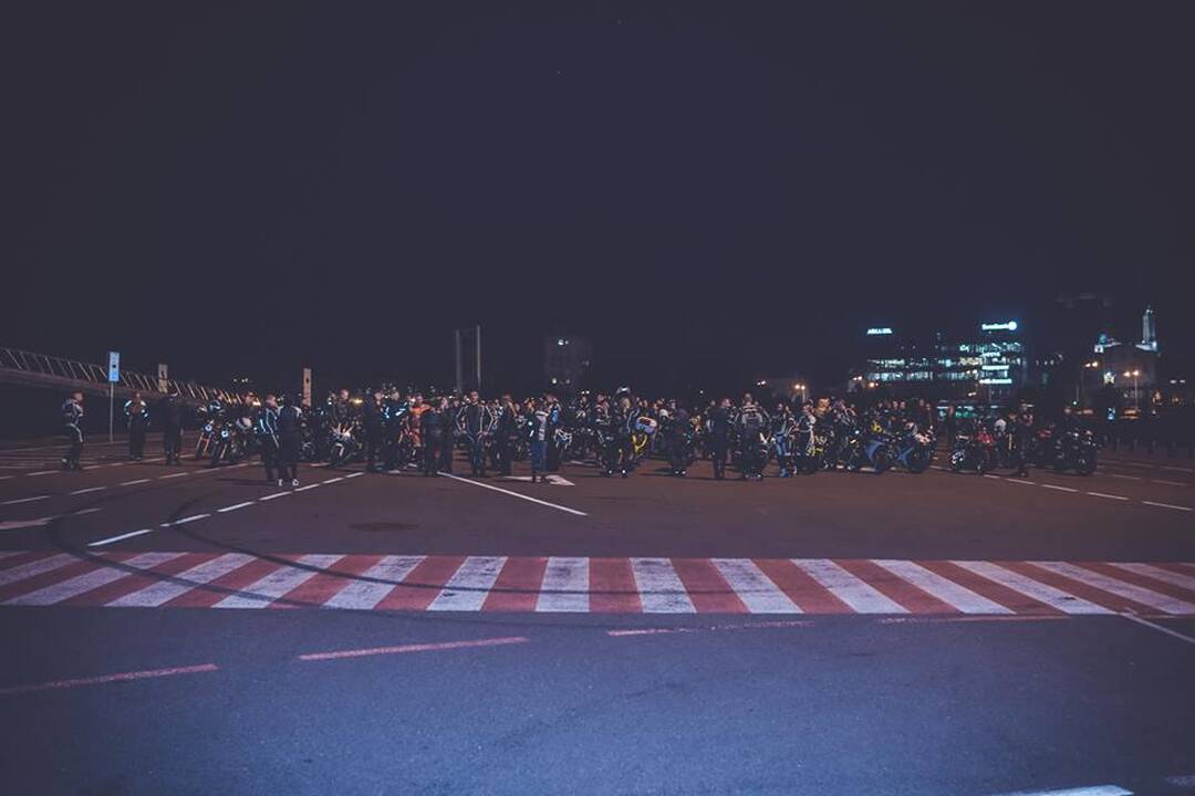 Motociklininkai paminėjo Lietuvos šimtmetį