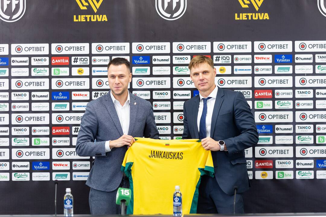 Pristatytas Lietuvos futbolo rinktinės treneris