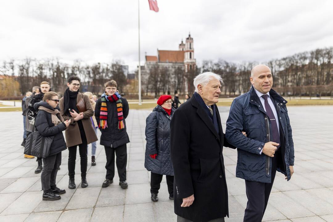 V. Adamkus balsavo išankstiniame II savivaldos rinkimų ture