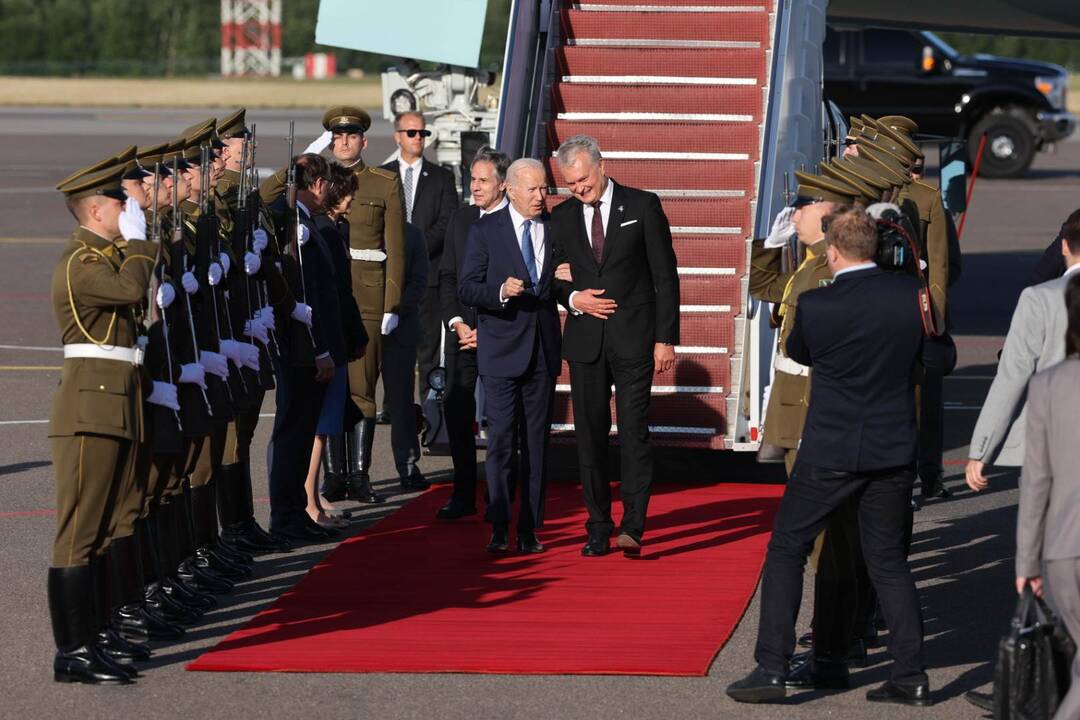 J. Bidenas atvyko į Vilnių
