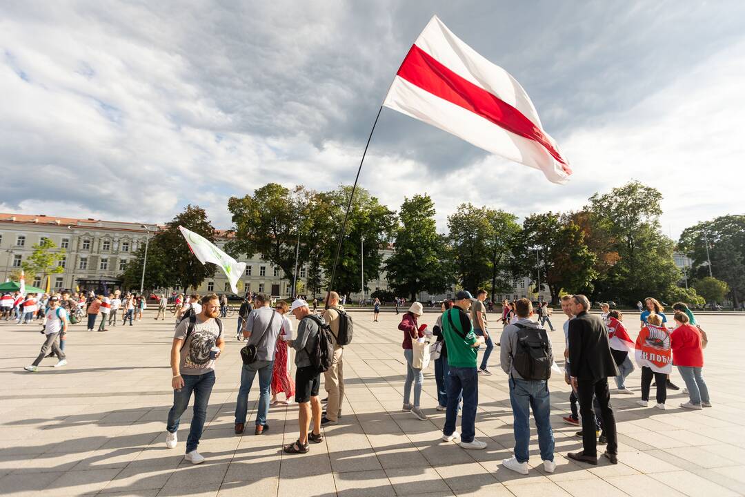 Baltarusių mitingas Katedros aikštėje