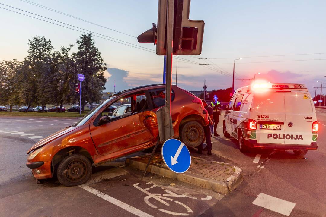 Dariaus ir Girėno gatvėje susidūrė du automobiliai