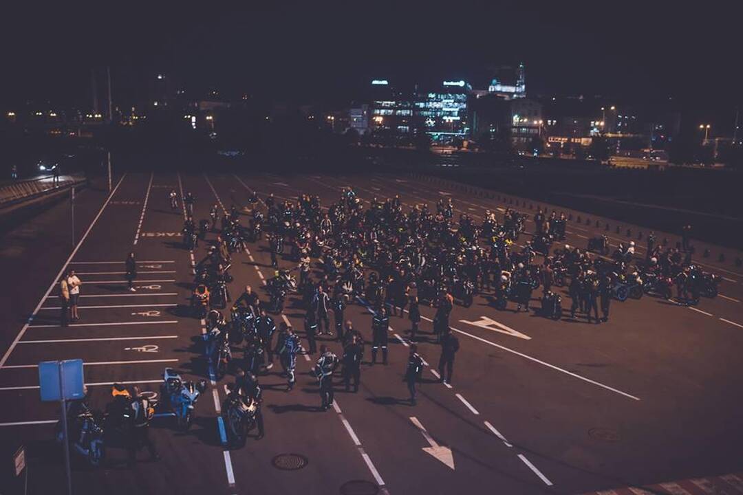 Motociklininkai paminėjo Lietuvos šimtmetį