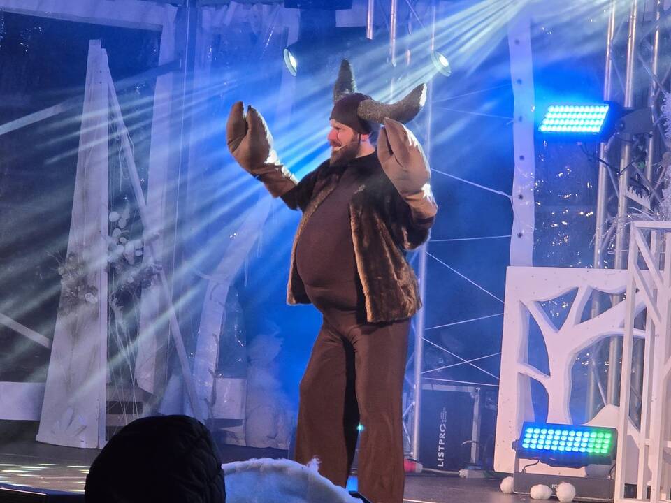 Anykščiuose įžiebta pagrindinė miesto eglė