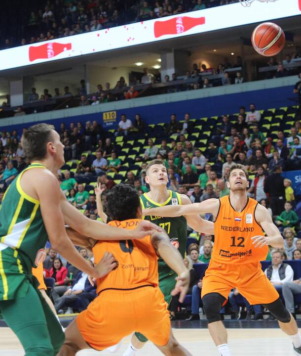 Krepšinis: Lietuva - Olandija 95:93