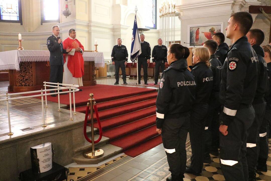 Pareigūnų priesaika