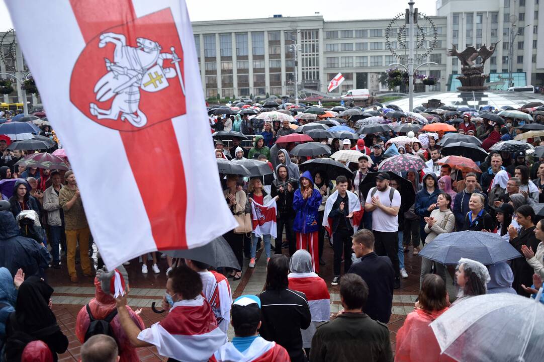  S. Cichanouskajos šalininkai susirinko Minsko centre