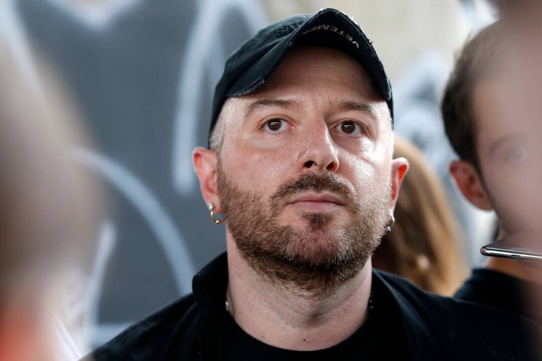 Kartvelas Demna palieka mados namus „Balenciaga“ ir taps „Gucci“ kūrybos direktoriumi