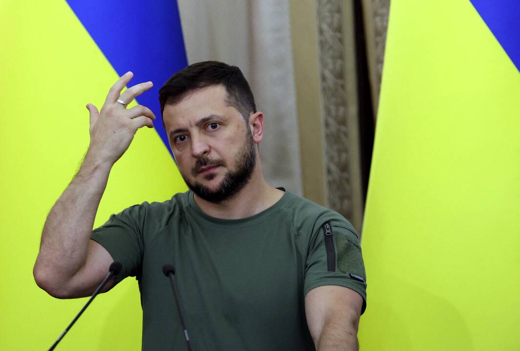 V. Zelenskis: Ukraina jau išlaisvino daugiau nei 1800 miestų ir kaimų