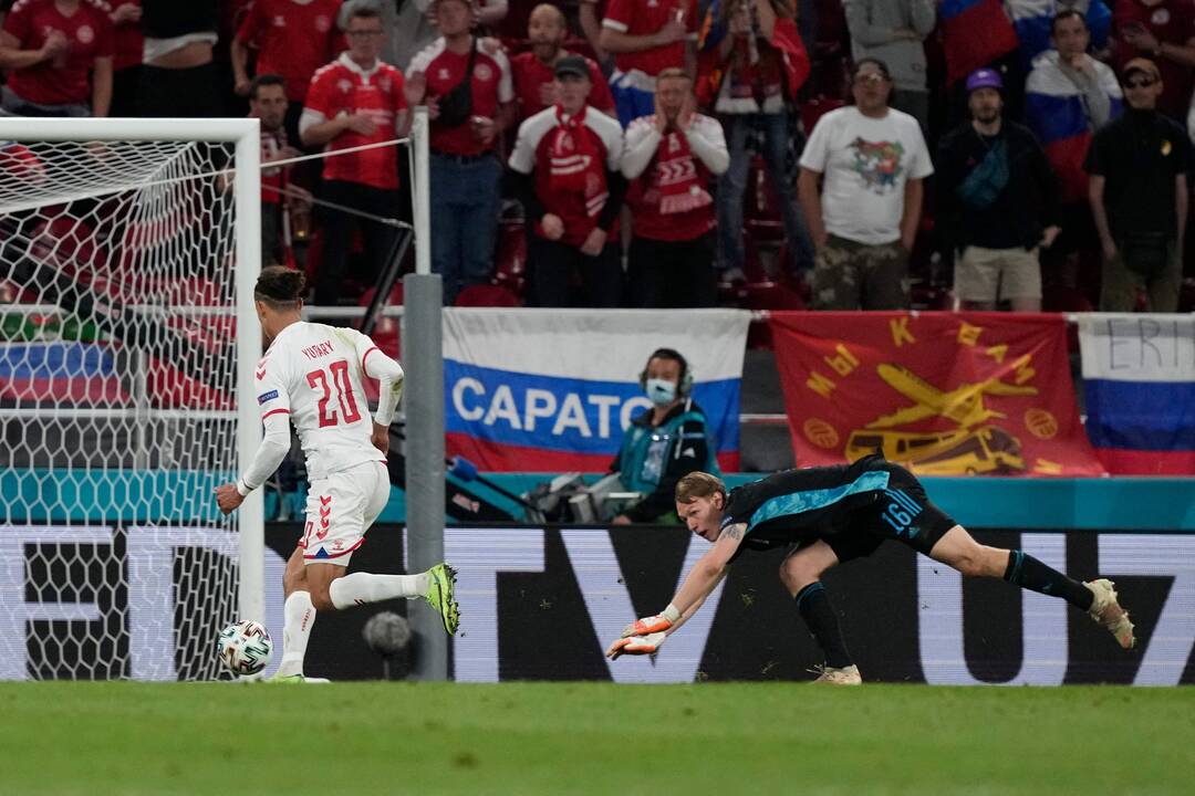Europos futbolo čempionatas: Rusija–Danija 1:4