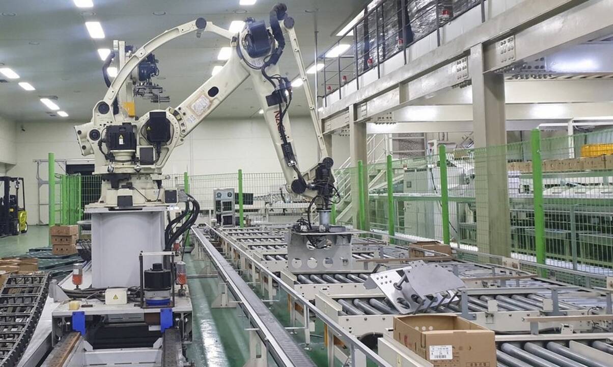Pietų Korėjoje pramoninis robotas pagriebė ir mirtinai sutraiškė žmogų
