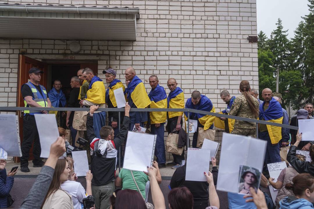 Rusijos kalėjimuose mirštant ukrainiečių karo belaisviams, autopsijos atskleidė žiaurumų sistemą
