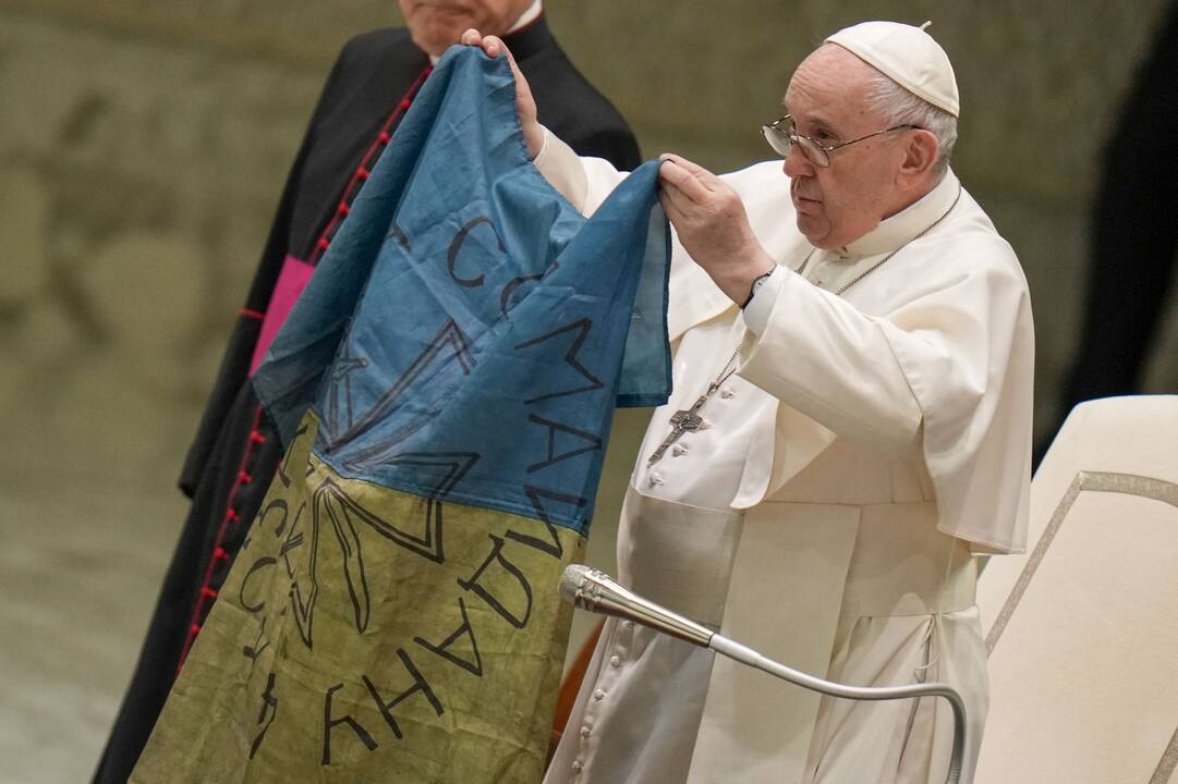 „Iškelti baltą vėliavą“: popiežiaus palikimą Ukrainoje temdo kartėlis