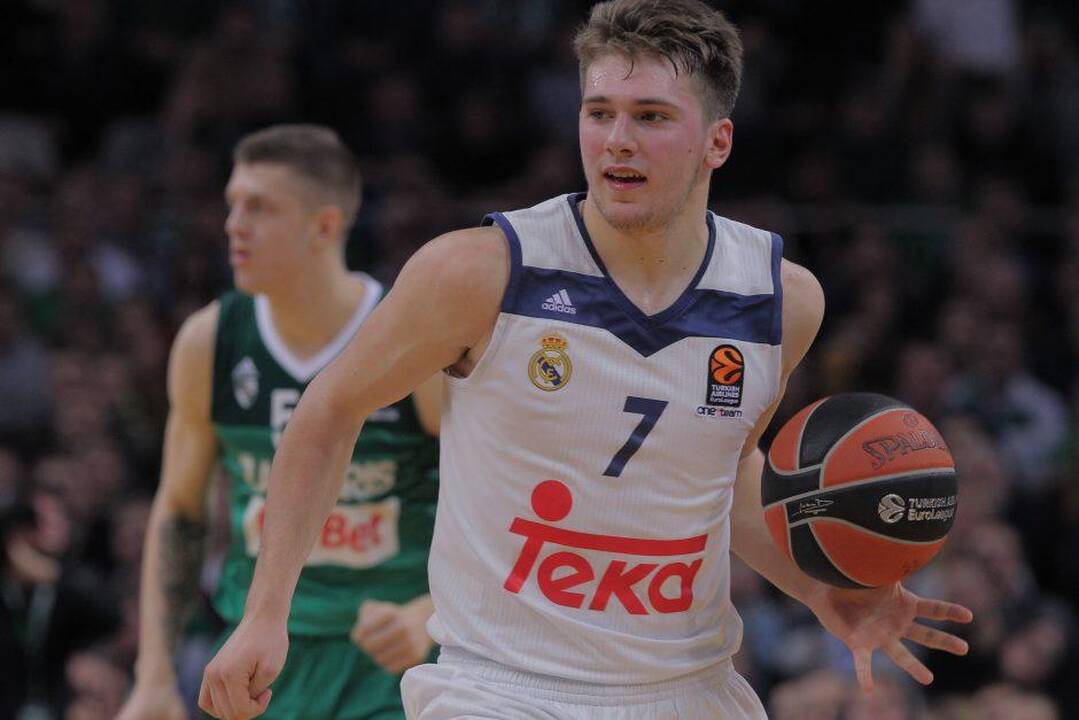 Luka Dončičius pelnė 16 taškų