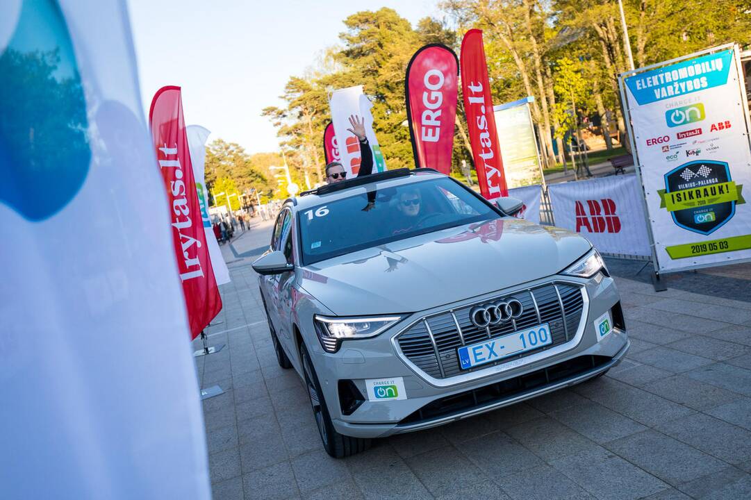 Elektromobilių varžybos „Charge it on! Vilnius – Palanga”  