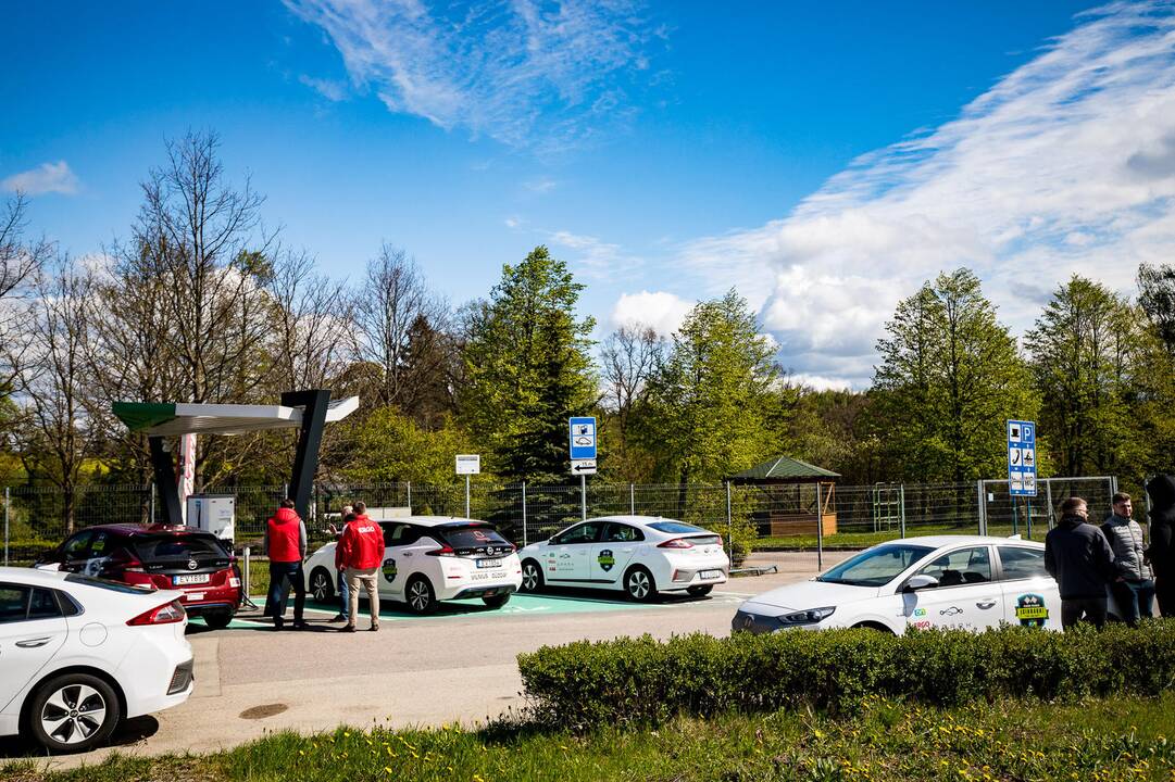 Elektromobilių varžybos „Charge it on! Vilnius – Palanga”  
