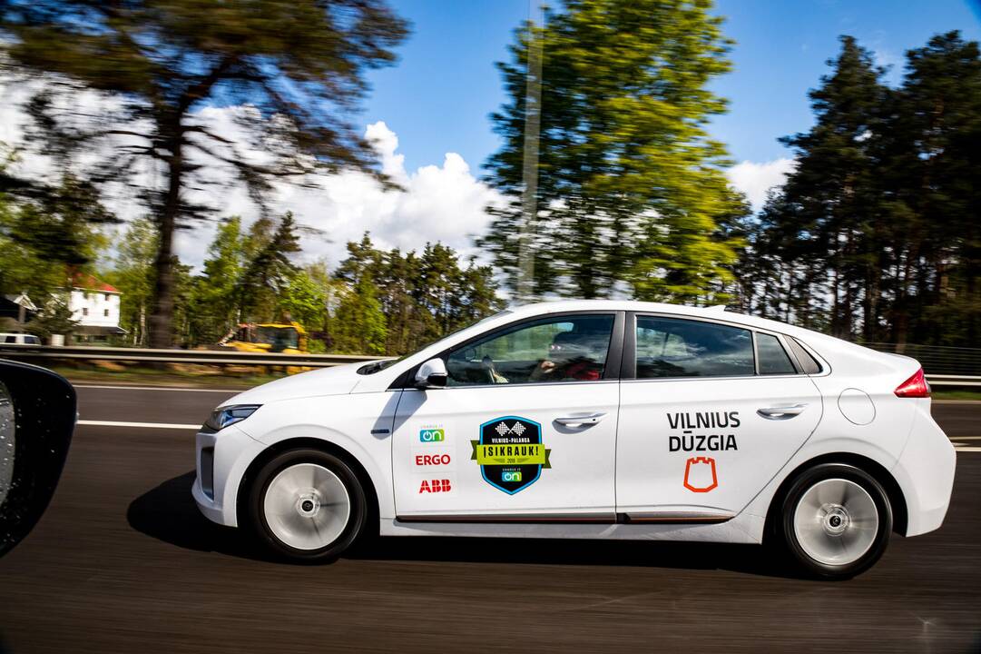 Elektromobilių varžybos „Charge it on! Vilnius – Palanga”  