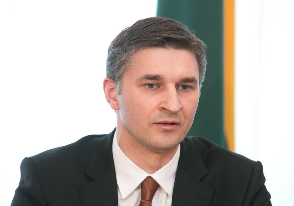 Energetikos ministras paliko vyriausybės pasitarimą nesulaukęs pabaigos