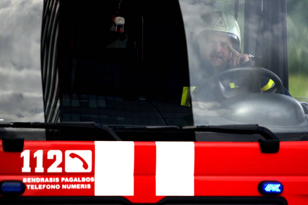 Netoli autobusų stoties kilus gaisrui evakuota 20 žmonių
