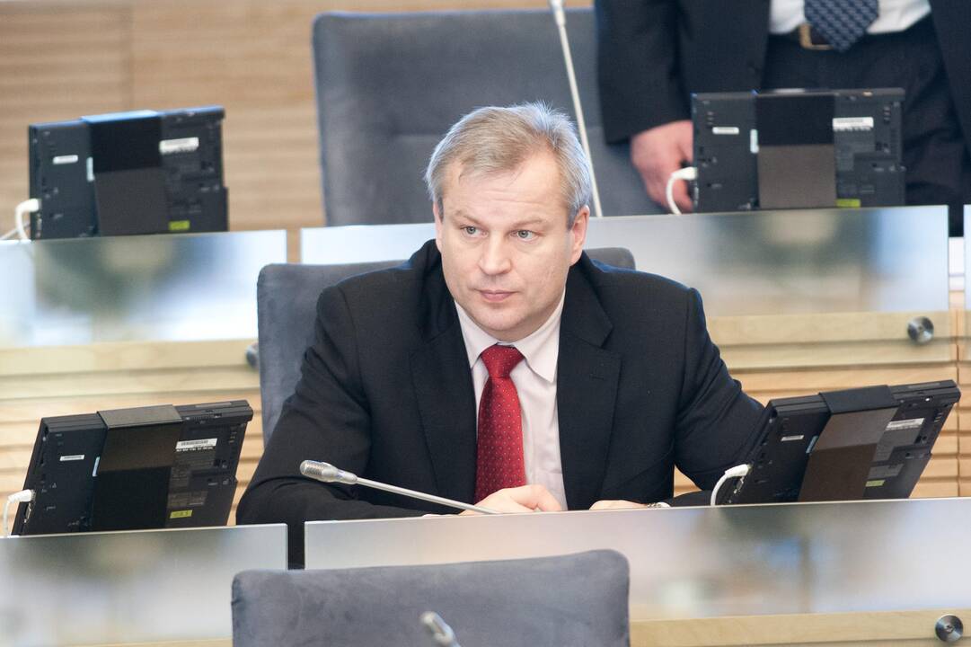 2006 m. ministru pirmininku patvirtintas socialdemokratas Gediminas Kirkilas