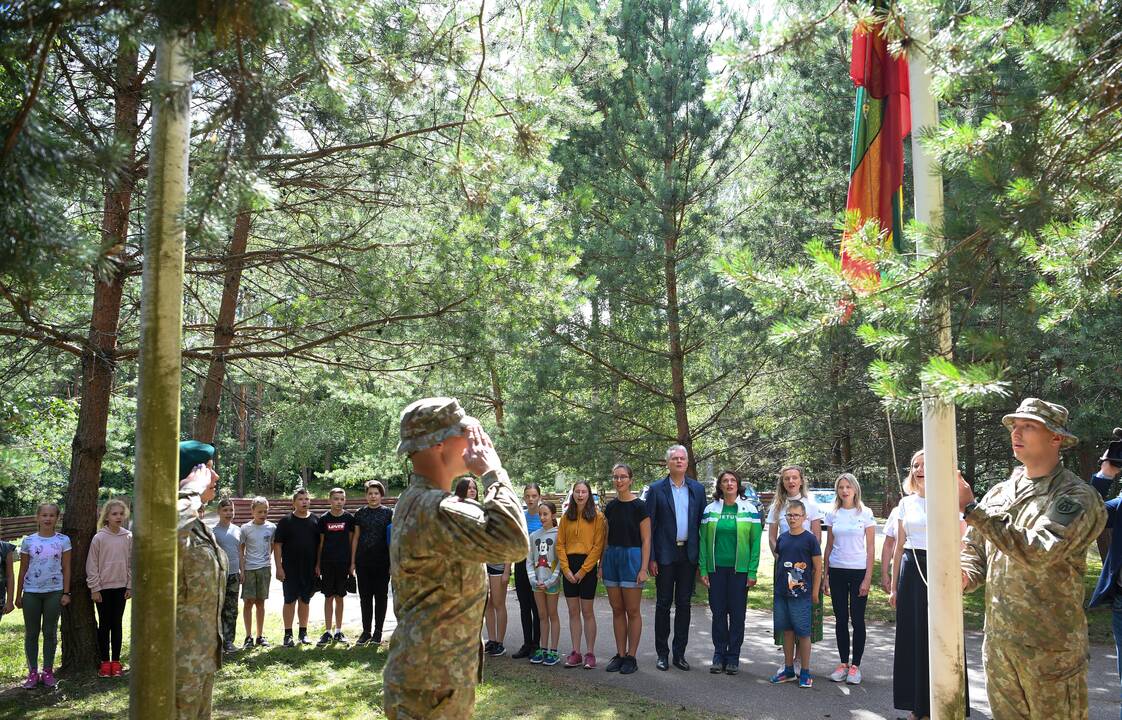 Prezidentas su žmona lankėsi patriotiškumo ir pilietiškumo stovykloje 