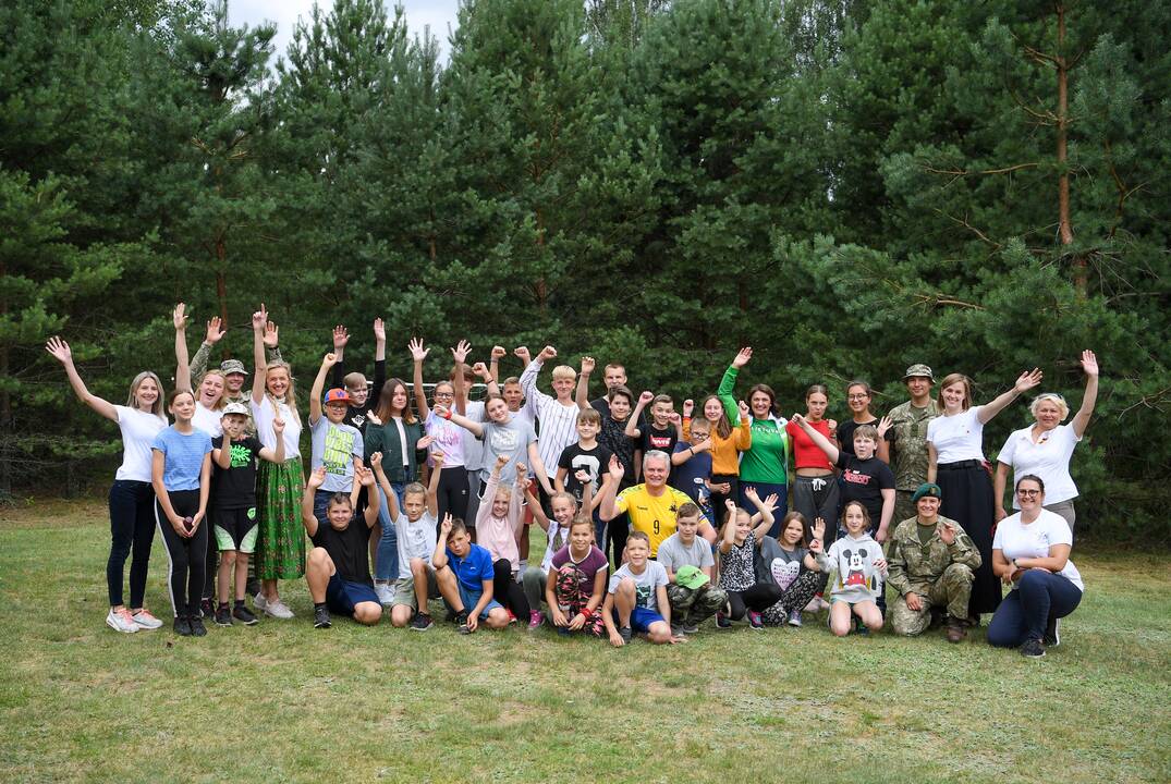 Prezidentas su žmona lankėsi patriotiškumo ir pilietiškumo stovykloje 