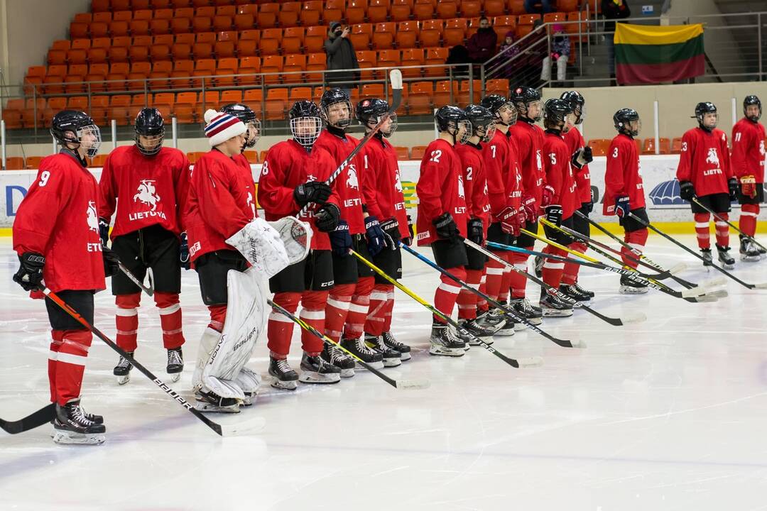 Lietuvos U-18 rinktinės sąskaitoje – pirmoji pergalė pasaulio ledo ritulio čempionate
