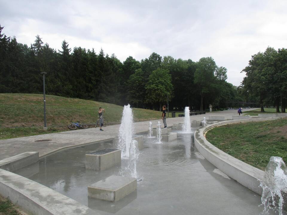 Paleistas Draugystės parko fontanas