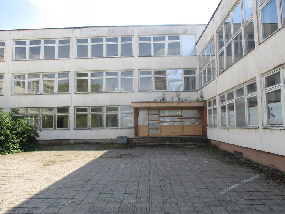Apleistas buvusios Vydūno mokyklos pastatas