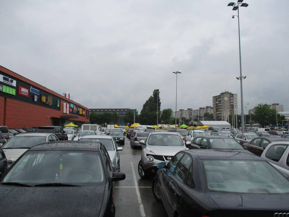 Lietuviai gali įpirkti brangesnius automobilius, bet renkasi pigesnius