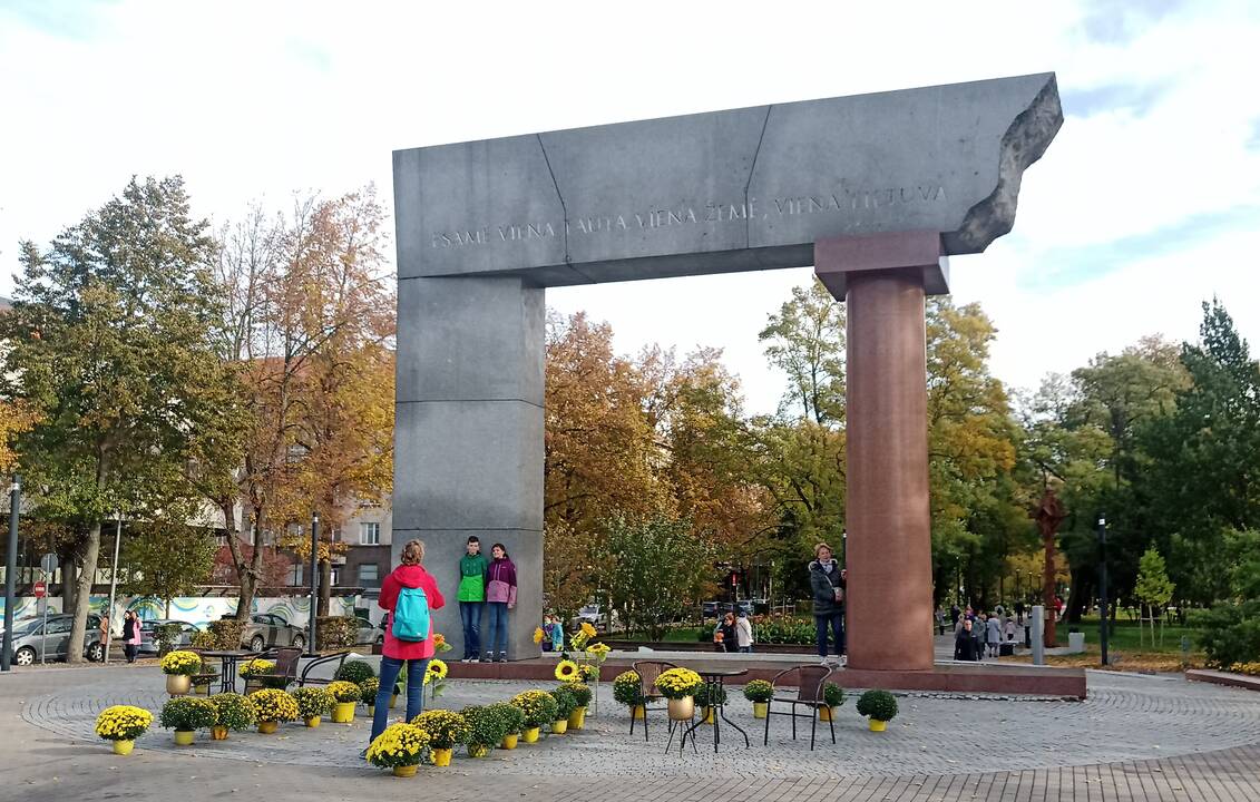 Asociacijos „Seni kibirai“ paroda ir amatininkų bei tautodailininkų mugė „Dūzgia avilys“