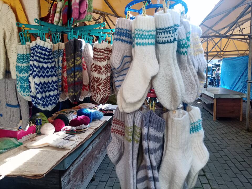Asociacijos „Seni kibirai“ paroda ir amatininkų bei tautodailininkų mugė „Dūzgia avilys“