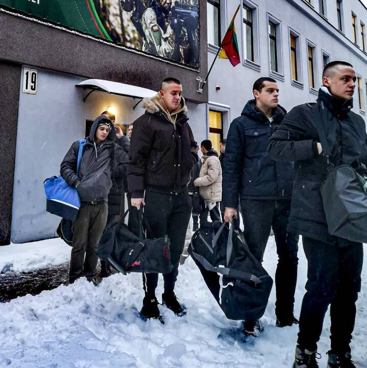 Kariuomenė baigė šių metų šaukimą į nuolatinę privalomąją pradinę karo tarnybą