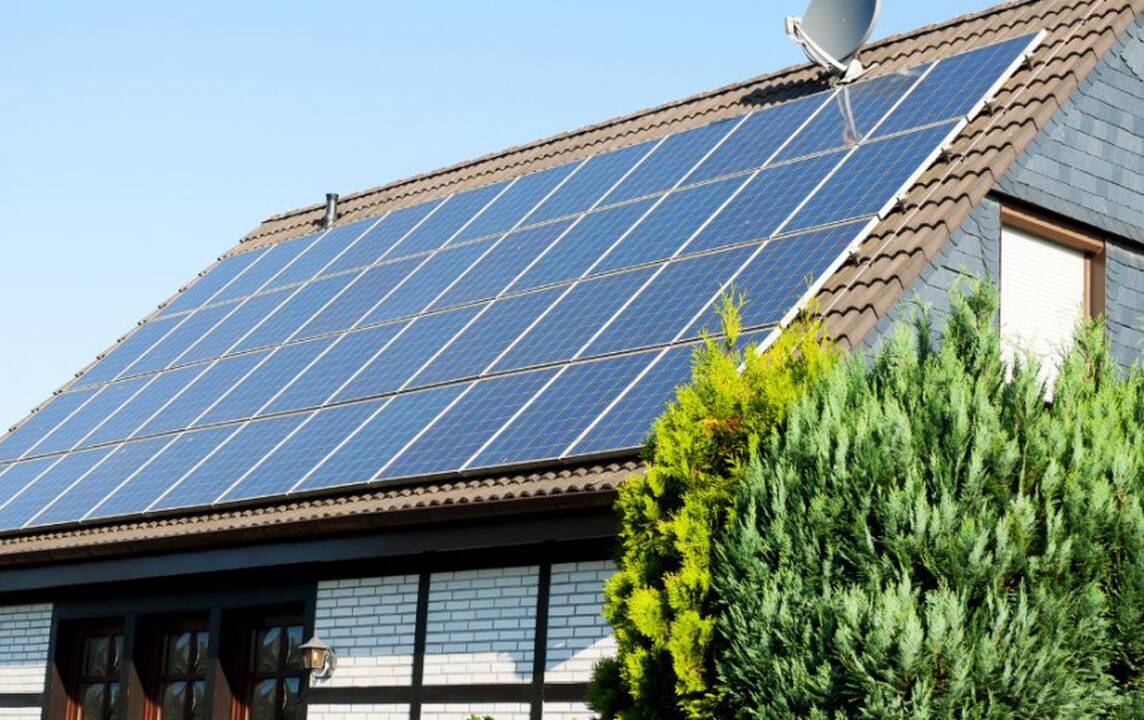 Gyventojų saulės elektrinių kaupikliams 1 mln. eurų parama rezervuota per dieną