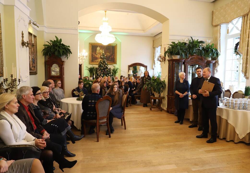Apdovanoti Raudondvario kalėdinių puošmenų kūrėjai