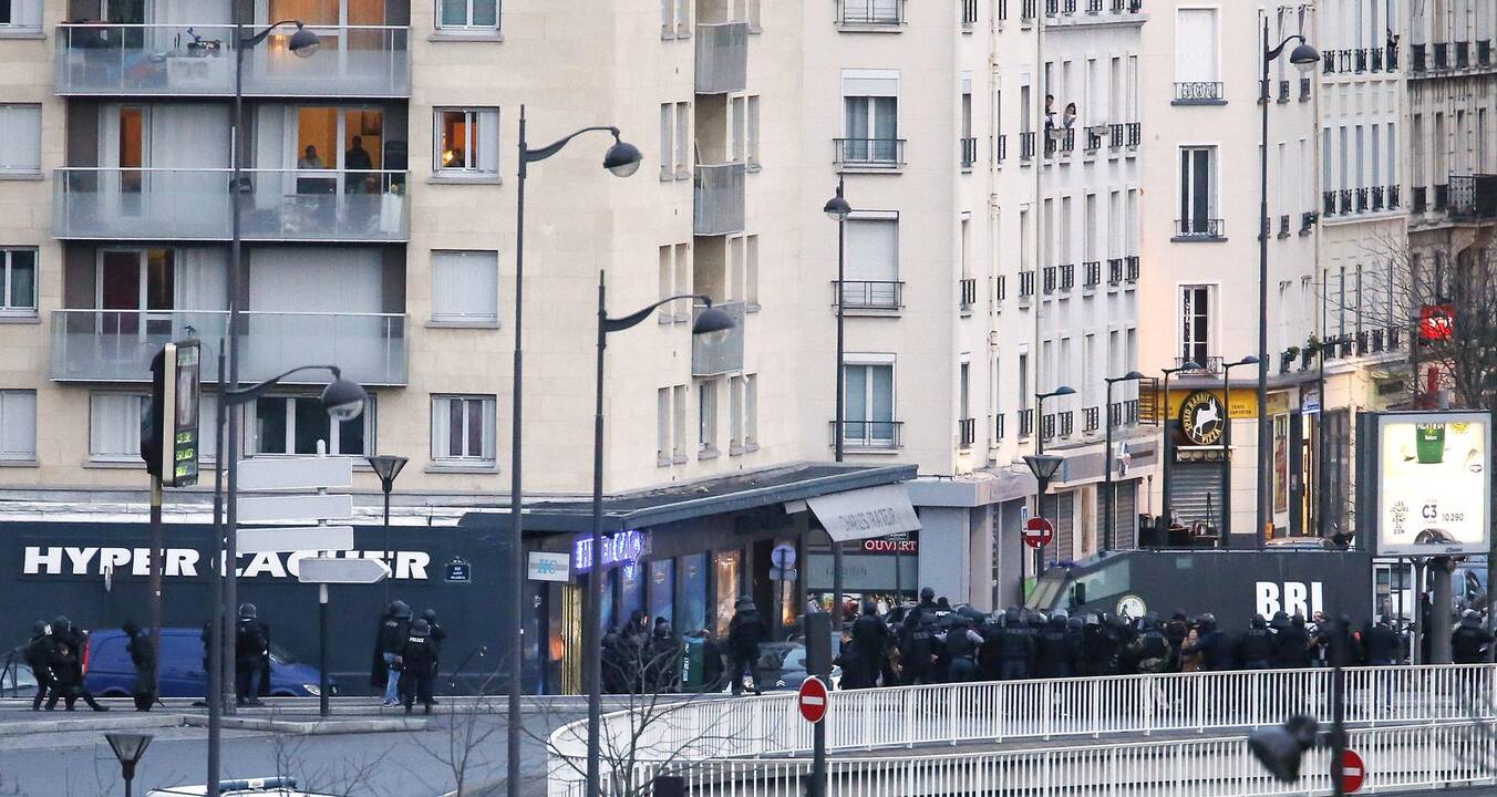 „Charlie Hebdo“ įtariamųjų gaidynės