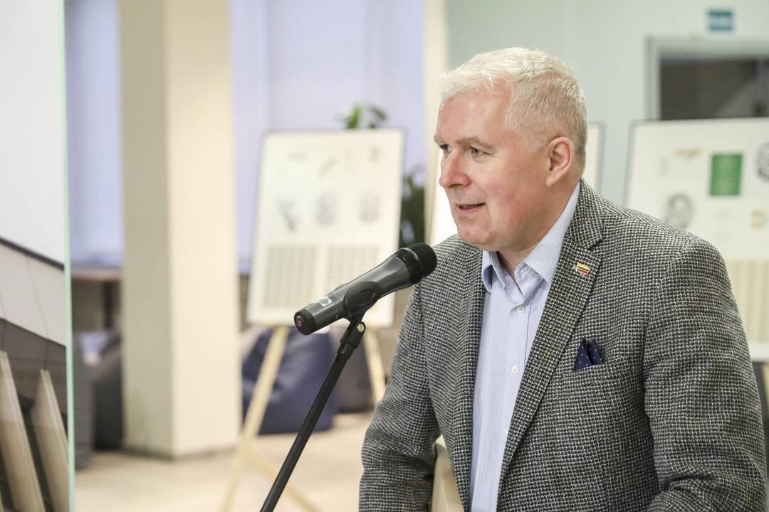 Paroda „Vasario 16-osios Akto signatarai pašto ženkluose"