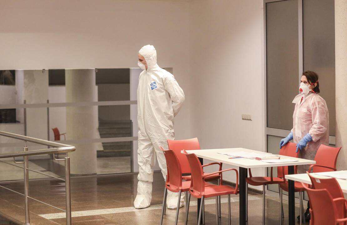 Keleivių patikra Vilniaus oro uoste