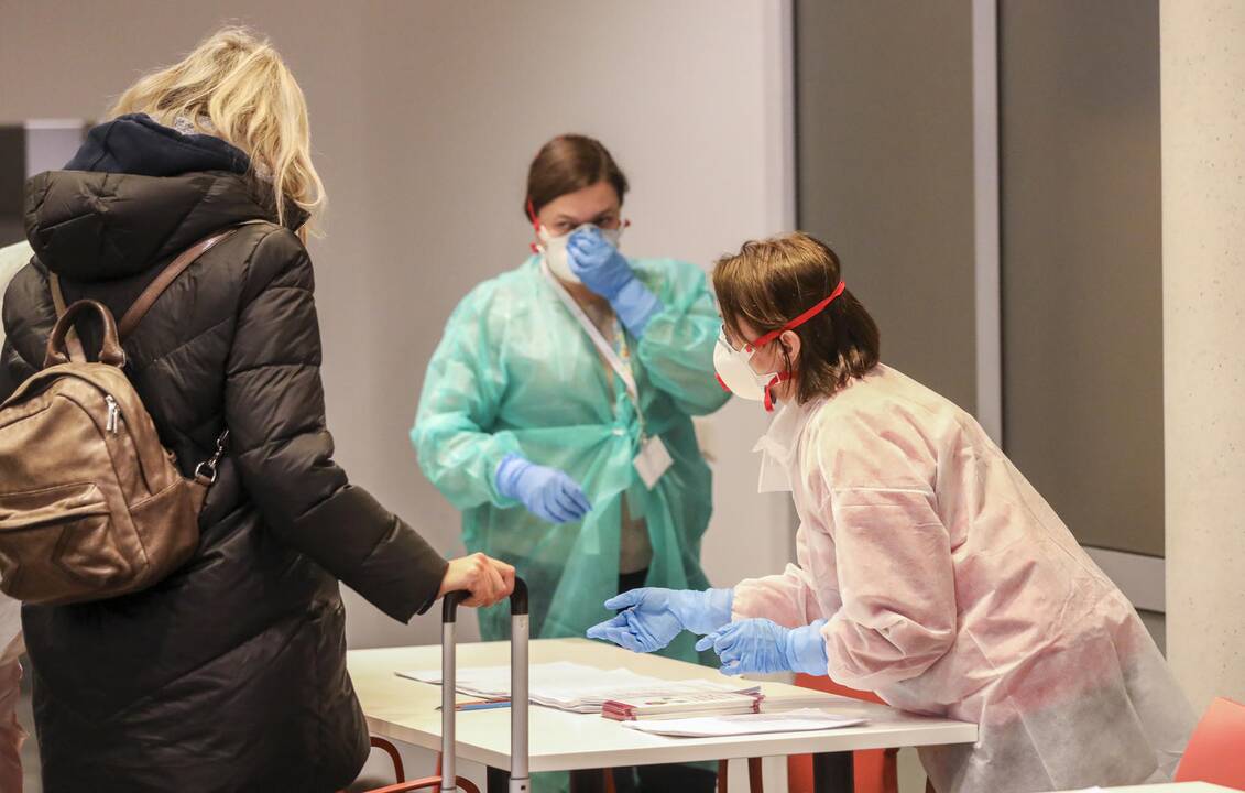 Keleivių patikra Vilniaus oro uoste