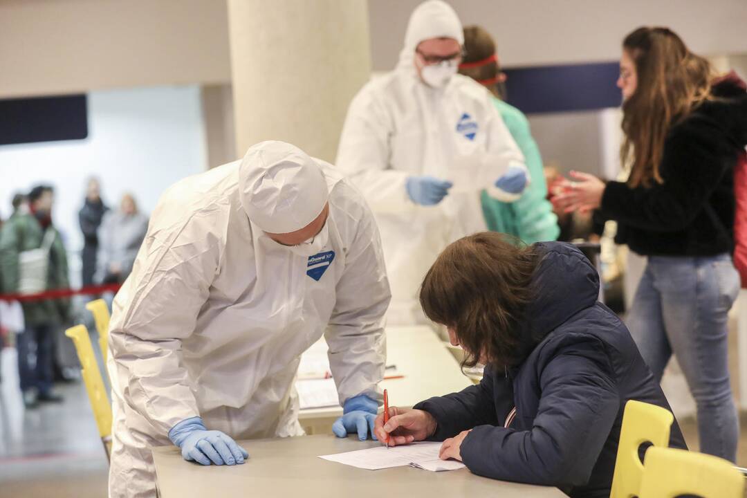 Keleivių patikra Vilniaus oro uoste