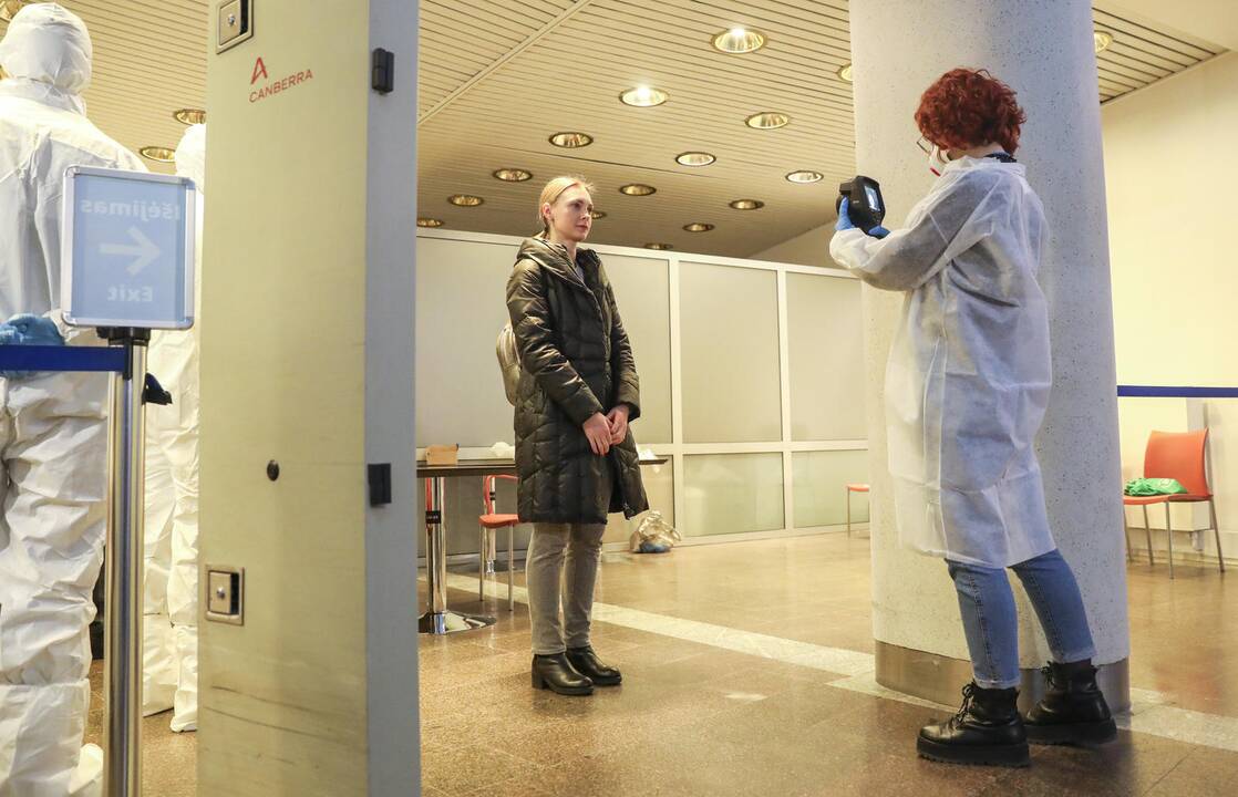 Keleivių patikra Vilniaus oro uoste