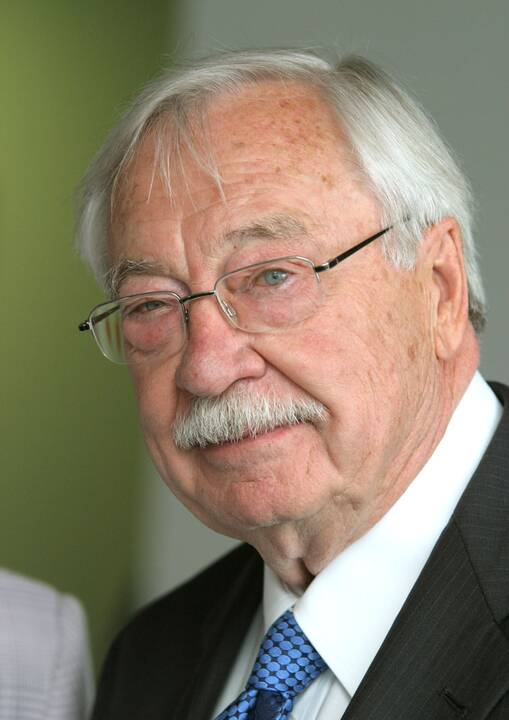  Stanley Balzekas
