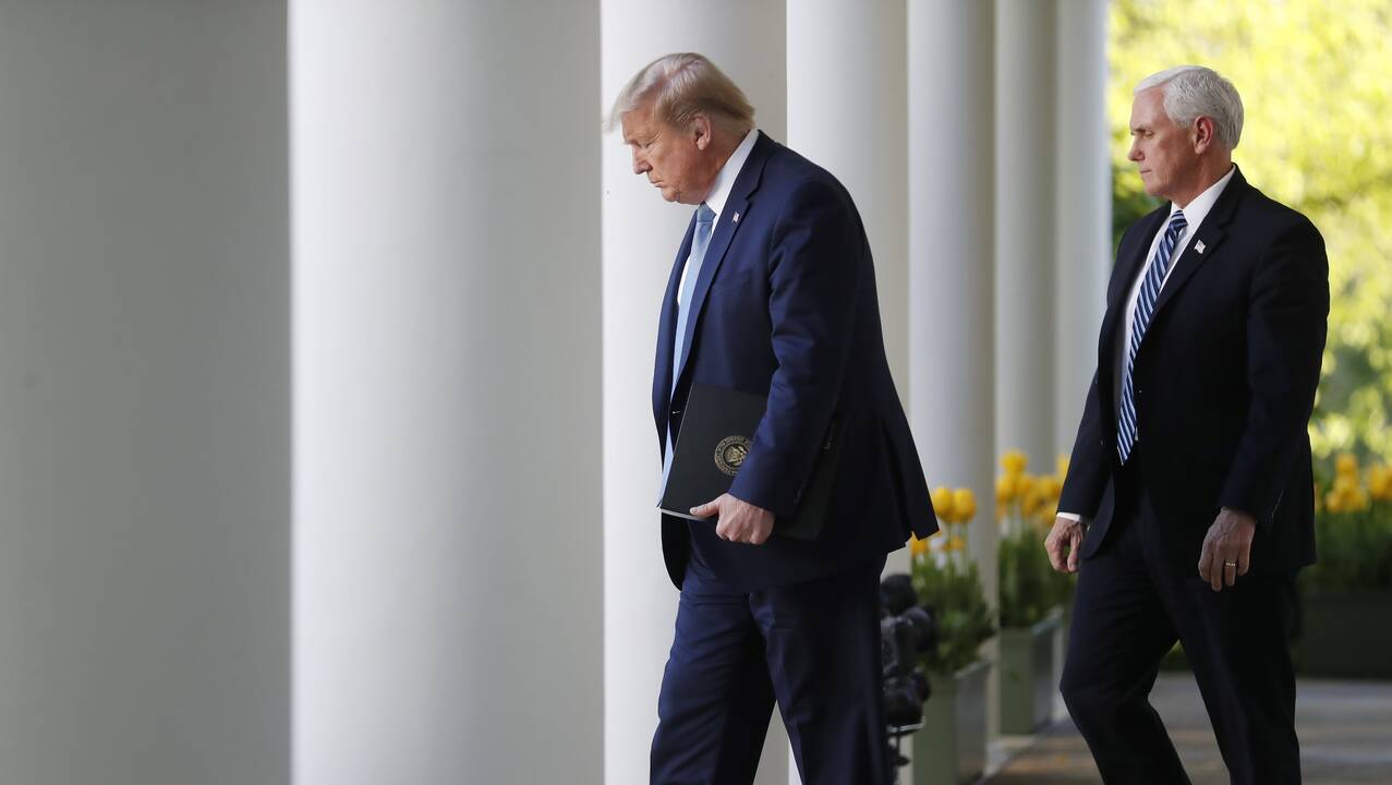 JAV Atstovų rūmai oficialiai paragino M. Pence'ą nušalinti D. Trumpą nuo prezidento pareigų